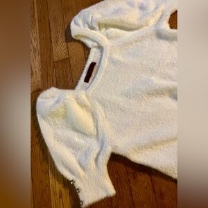 NEW Fuzzy White Sweater Sz Lg